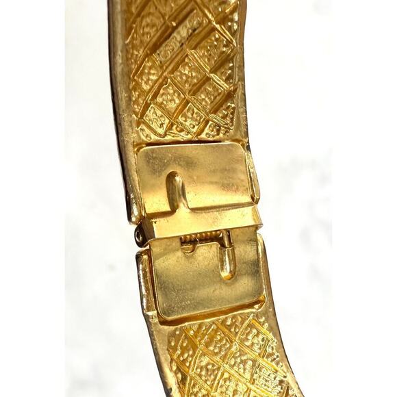 Vintage Gold Plated Castlecliff  Fox Clasp Hinged Bracelet Animal Jewelry - Picture 4 of 5